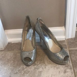 Micheal Kors silver heels
